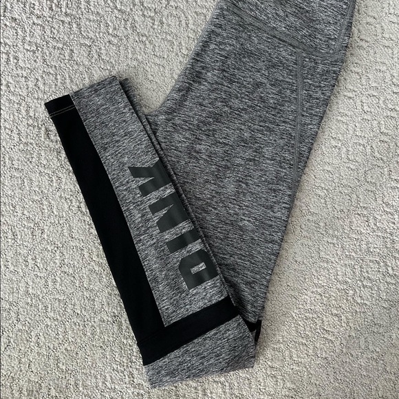 SOLD Victoria Secret Pink Leggings - Picture 4 of 5